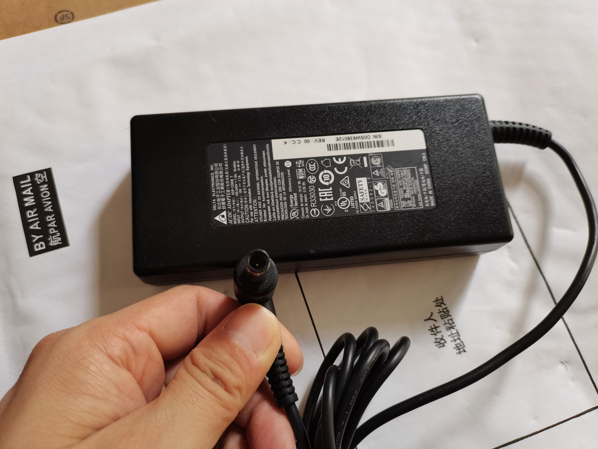 NEW OEM Delta 19V 7.1A 135W AD - Pc Gaming News reseña y precio