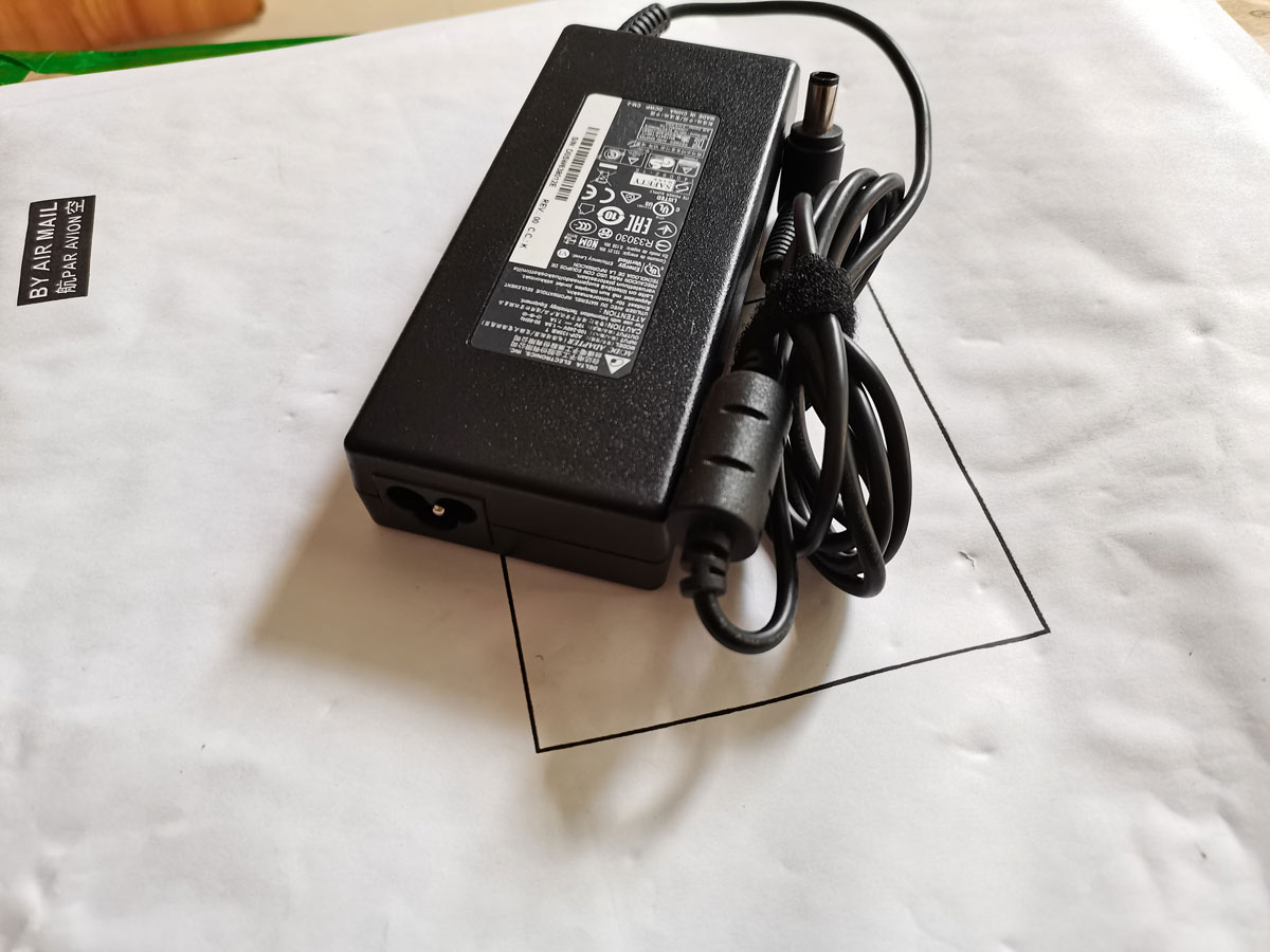 NEW OEM Delta 19V 7.1A 135W AD - Pc Gaming News reseña y precio