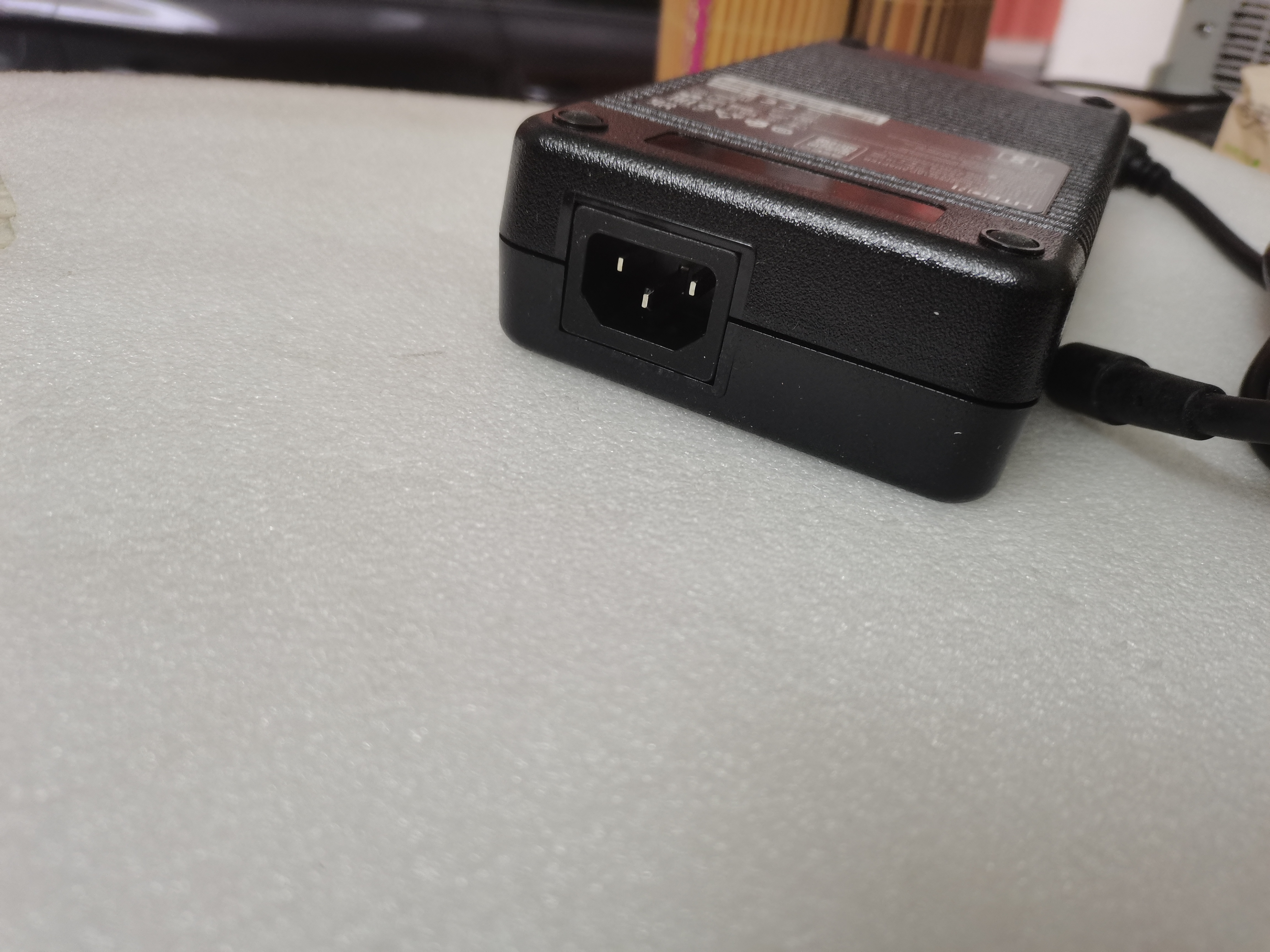 NEW Original Delta 330W 20V 16 - Pc Gaming News reseña y precio