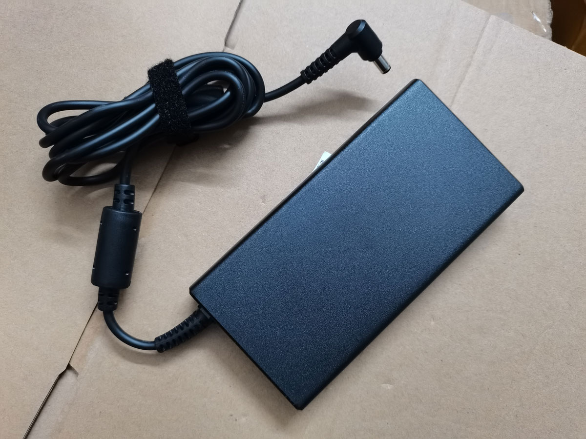 NEW Slim OEM Chicony 19.5V 9.2 - Pc Gaming News reseña y precio