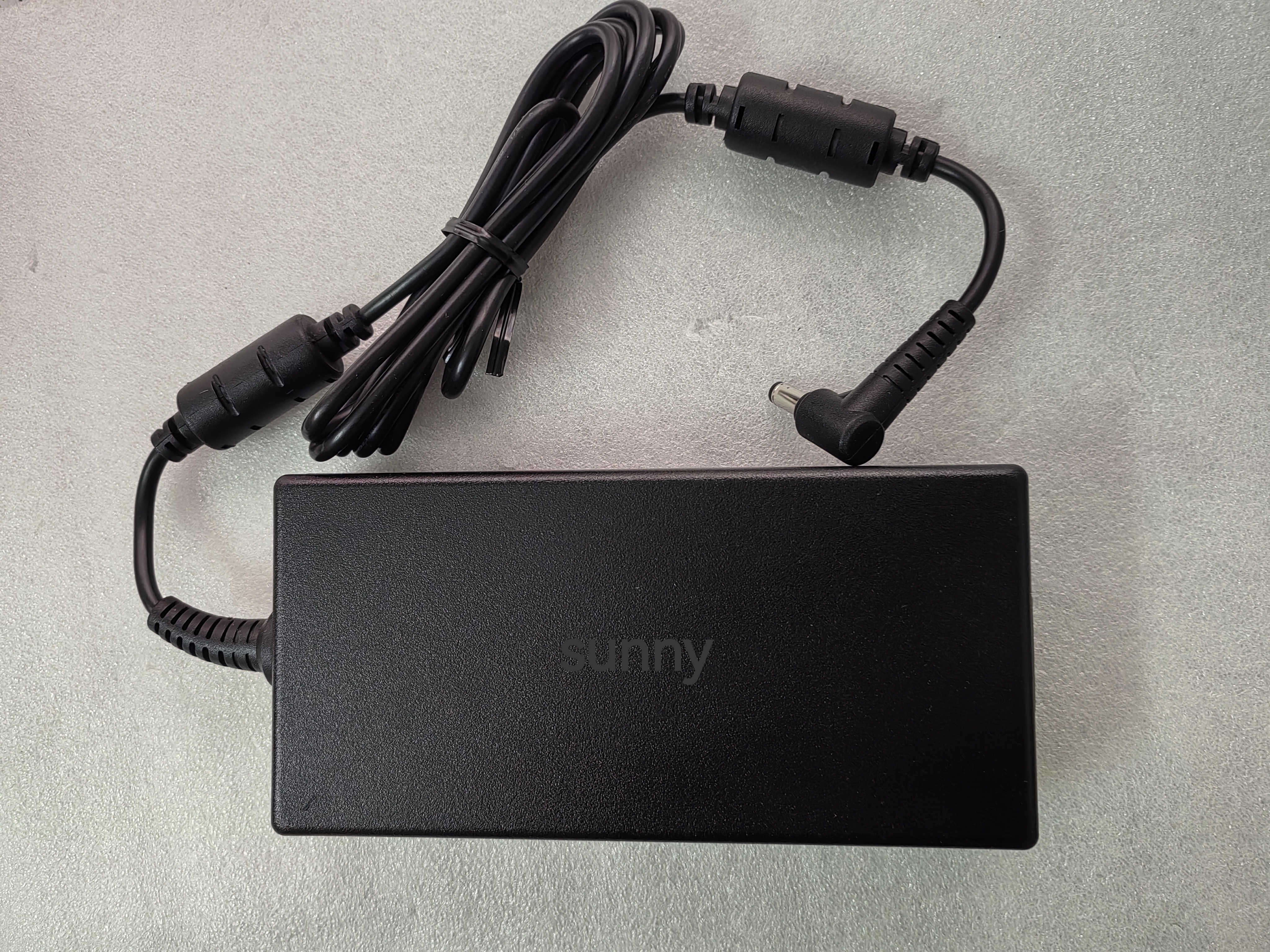 NEW OEM Slim Delta 19.5V 9.23A - Pc Gaming News reseña y precio